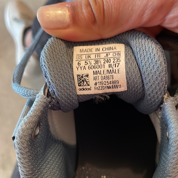 Lifters - Picture 3 of 5